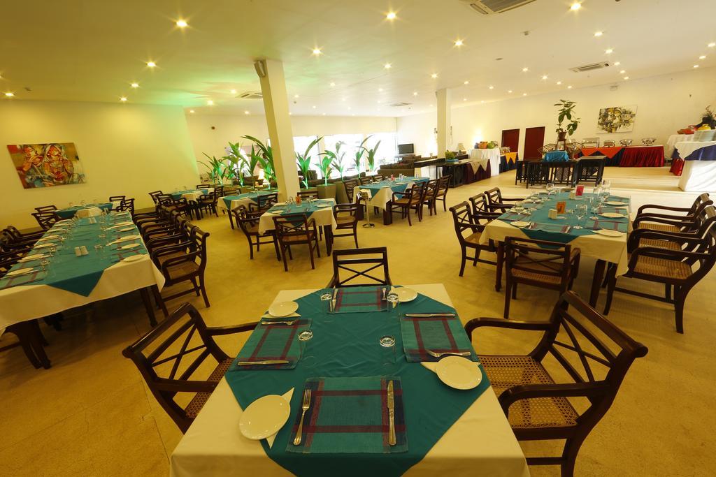 Catamaran Beach Hotel Негомбо Экстерьер фото
